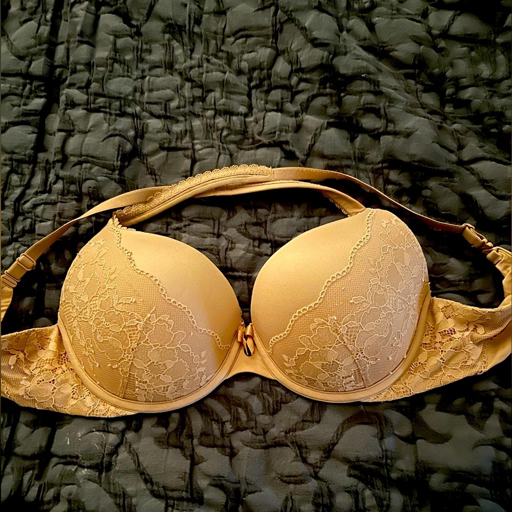 Victoria’s Secret perfect shape bra tan 34D